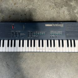 Yamaha PSS-450 PortaSound Keyboard Synthesizer Retro Vintage Synthesiser 