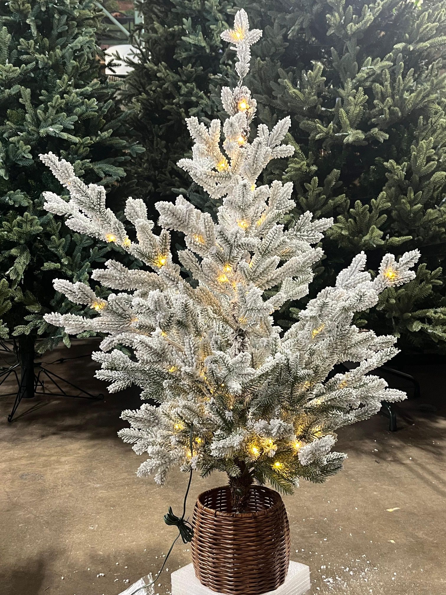 Led Pre-lit Tree