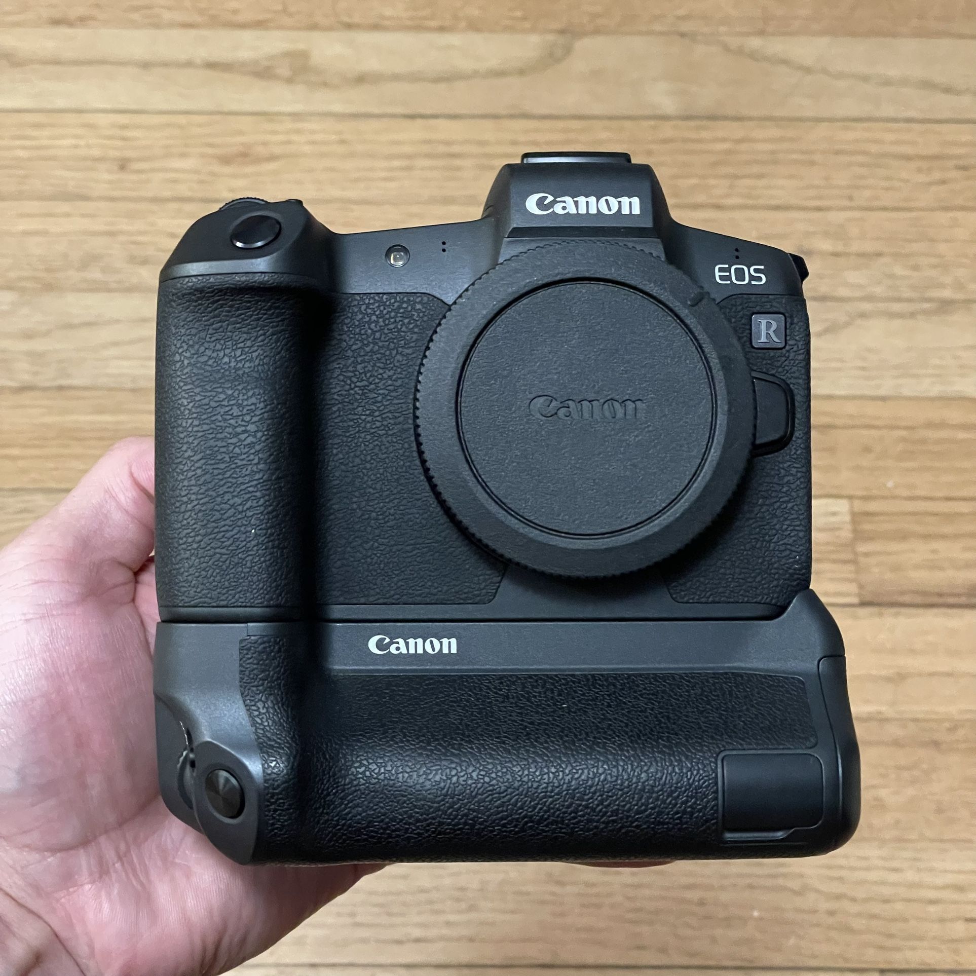Canon EOS R & BG-E22 Battery Grip for Sale in Orlando, FL - OfferUp