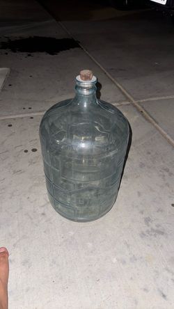 Vtg Sparkletts 5 gallon glass jug