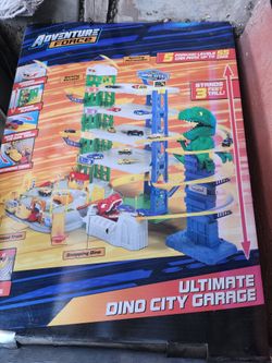 Ultimate dino city garage NEW