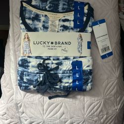 Large Lucky Brand Women's 4 Piece Pajama Set 