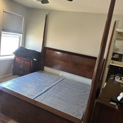 King Size 4 Piece Bedroom Set $700