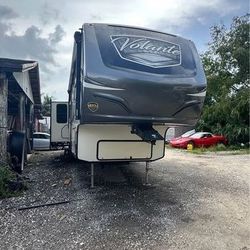 2018 Crossroads Volante 43ft/pies 3bed/ 2 Bath