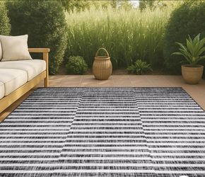 Area Rug 8x10 Indoor/Outdoor - New
