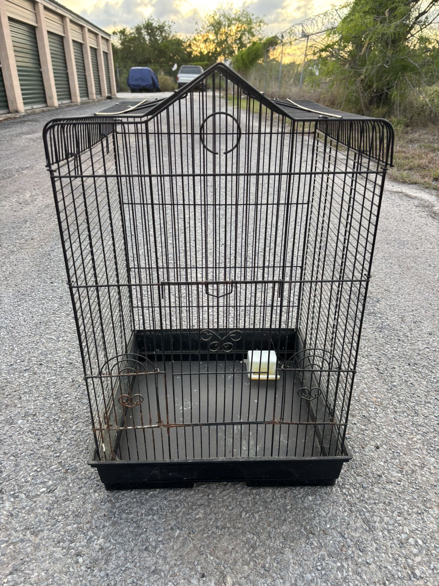 Bird cage, Medium sized tall.