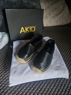 Toddler Shoes 9c new