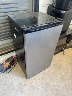 Hisense Big mini fridge Hisense