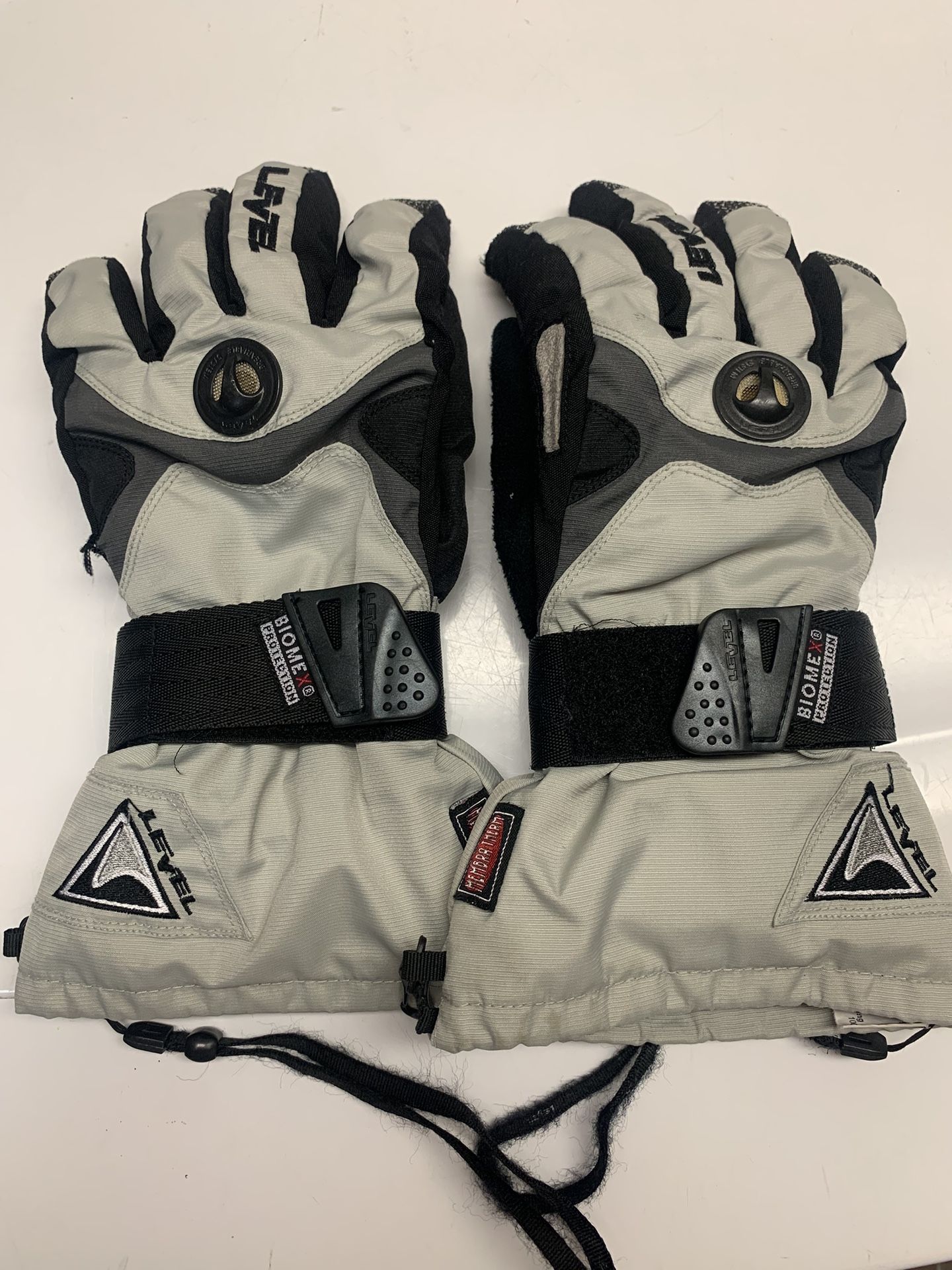 Level Snowboarding Gloves Adult Small