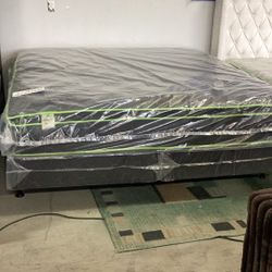 New King Size Mattress Set Pillow, Top Free, Deliver Mattress, And Box Spring