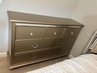 Gold Dresser with attachable mirror