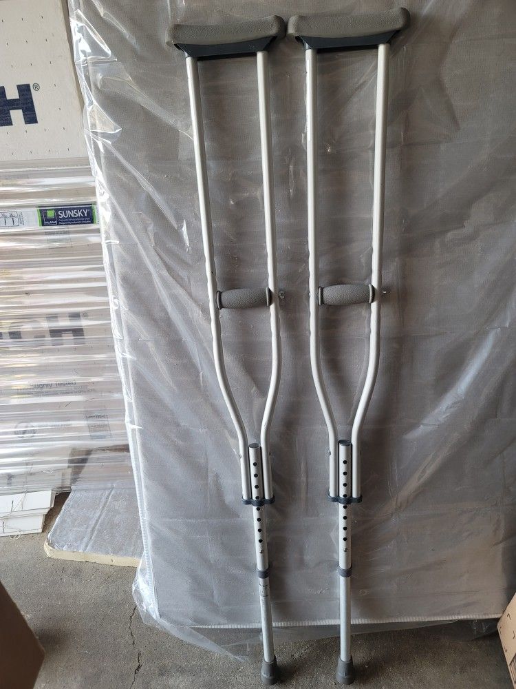 Medline Crutches