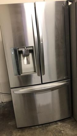 LG French Door Stainless Steel Refrigerator With Water and Ice Maker
