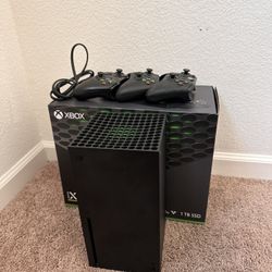 Xbox Series x W/ Monitor
