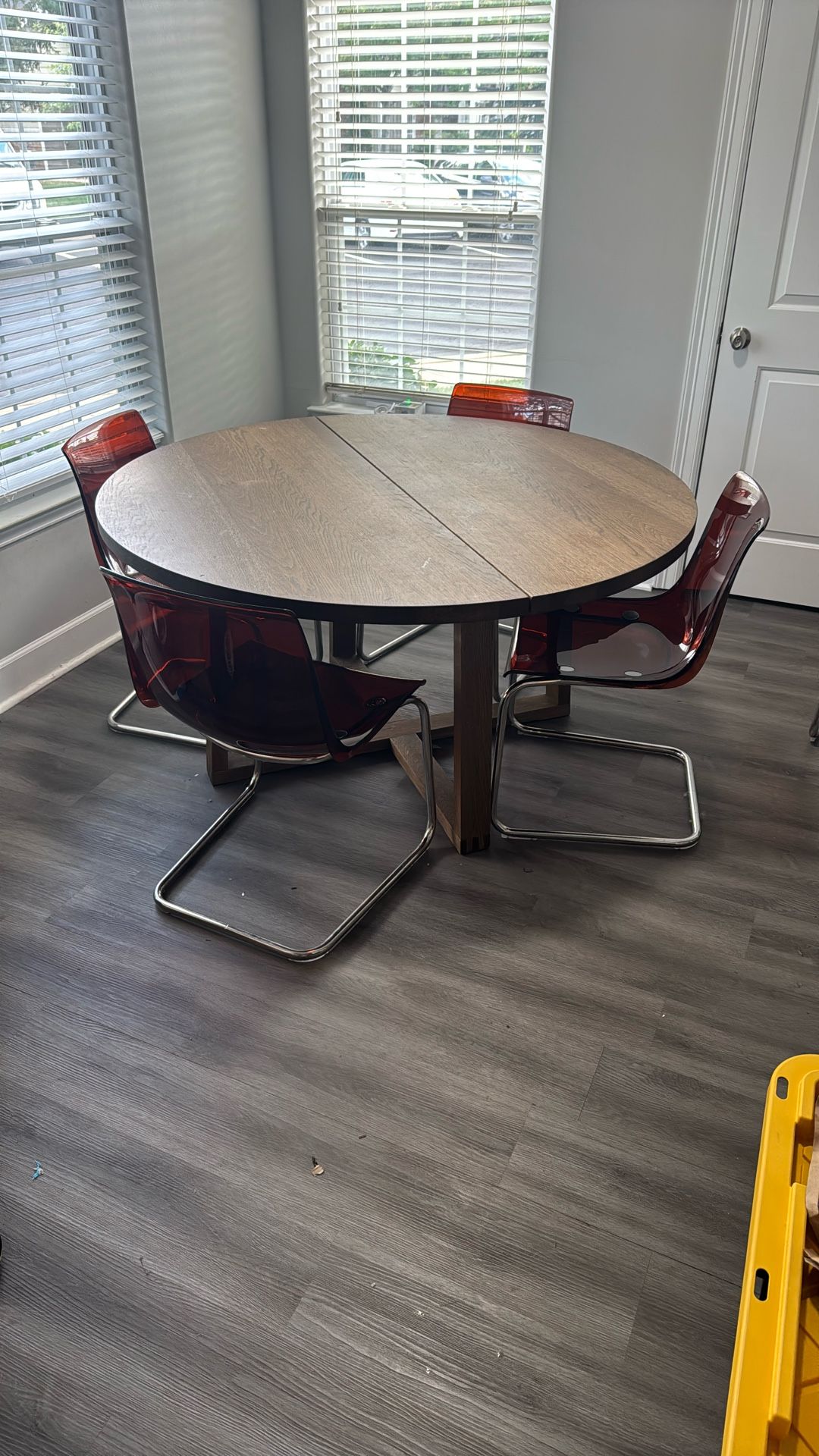 Dinning Table With 5 Chairs