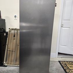 Free Standing Deep Freezer 6.9 Cubic Feet