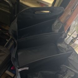Organizer Set Has 4 Compartments 