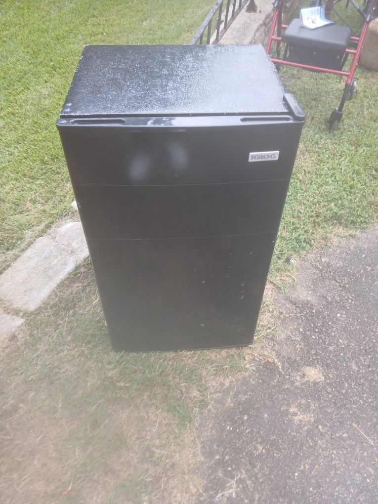 Mini Fridge With Freezer