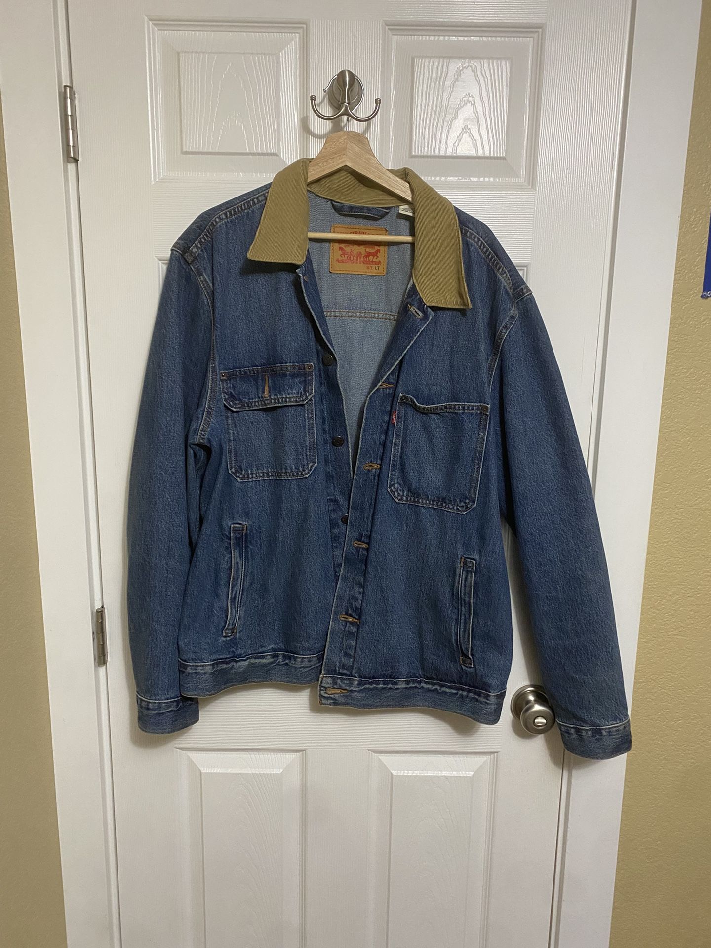 Corduroy Collar Levis Jacket
