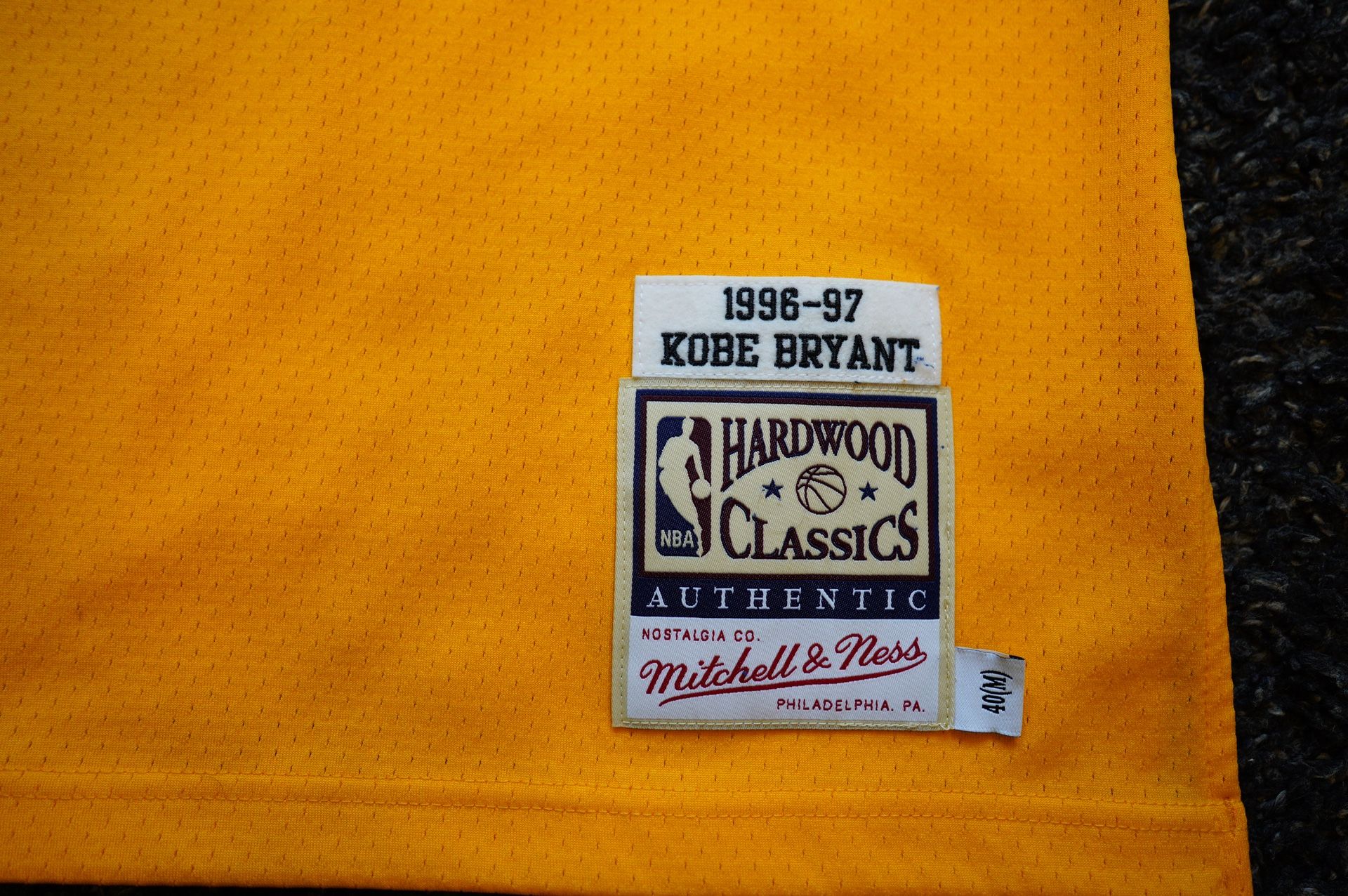 Mitchell Ness Kobe Bryant 01-02 Authentic MPLS Lakers Jersey Sz 40