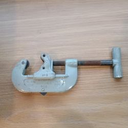 Pipe Cutter
