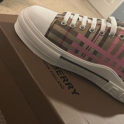 Burberry Women Shoes
