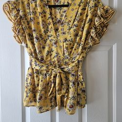 Max studio . Like New $ 5