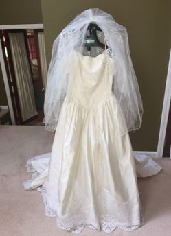 Beading and Embroidery Bride dress custome made