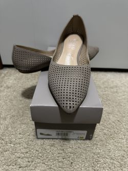 Franco Sarto Beige Flat Shoes Size 6
