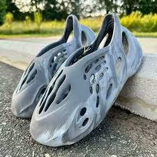 Yeezy Shoes *OFFERS* Size 9