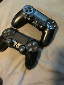 PS4 controllers