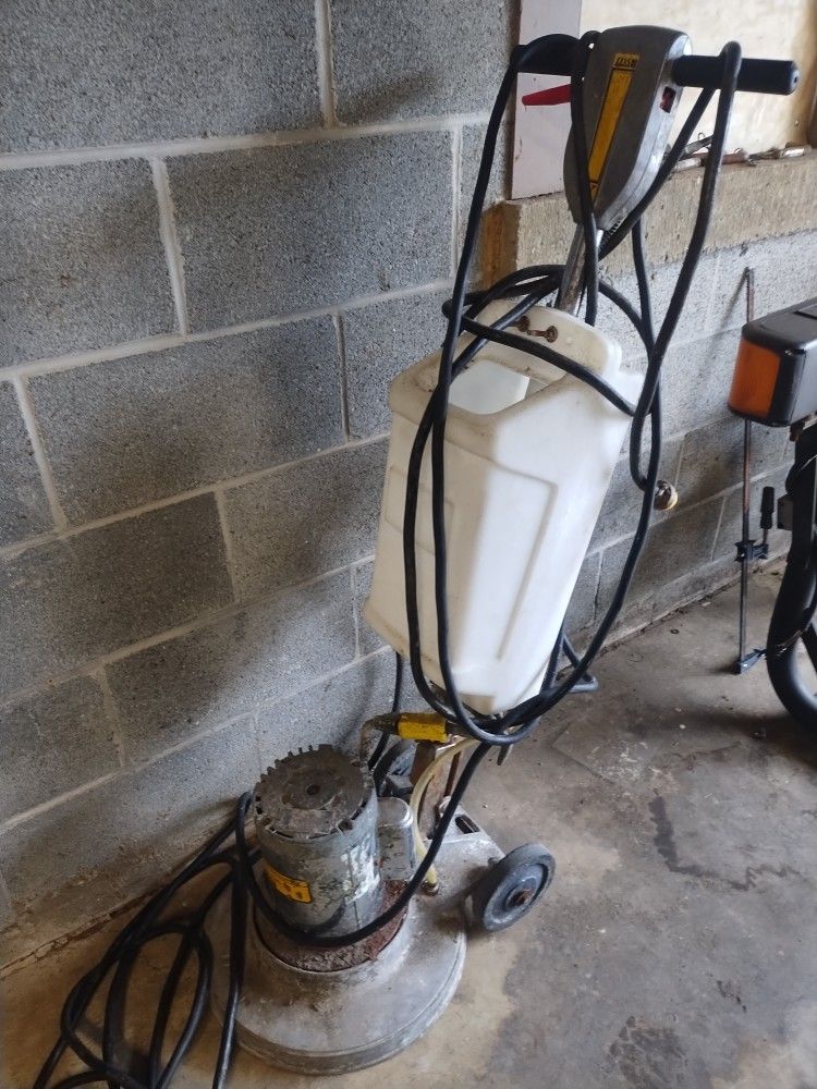2 Floor Polishers