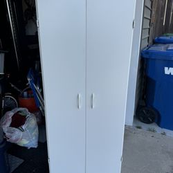 2 Door Cabinet 5x2x1.5