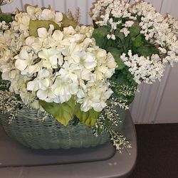 Large Sturdy 15" Basket w/artificial flowers