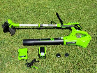 Like NEW Greenworks Trimmer/Blower/Charger/Battery