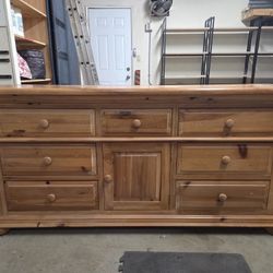 For Sale: Broyhill Pine 9-Drawer Dresser - Made in USA - Solid Wood