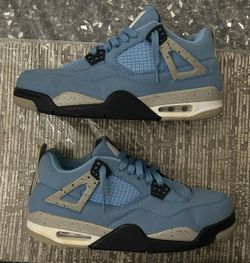 Jordan 4’s. Size 9.5 Argentina colors