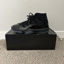 Air Jordan 11 Men’s Size 11 Cap And Gown