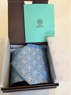 New DANK classic a 100% silk tie
