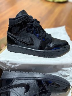 Nike Womens Air Jordan 1 Mid Black Size 6