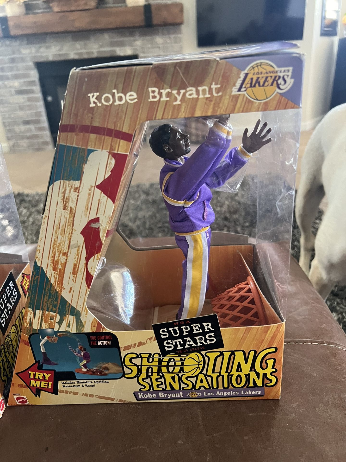 1999 Kobe Bryant Mattel NBA SuperStars Shooting Sensations Action Figure Set