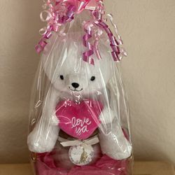 Mother’s Day Gift With White Bears & A Mothers Day Candle