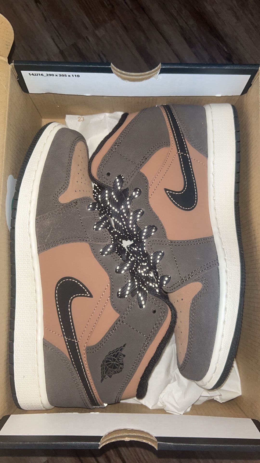 Jordan 1 Mid SE