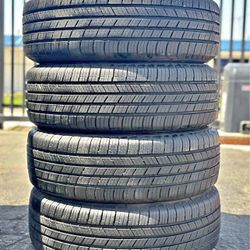 225/65/17 Michelin vendo un set de llantas usadas excelente condiciones de vida las 4 ✅🤩I am selling a set of used tires, all 4 in excellent living c