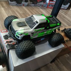ARRMA granite mega brushed electric brand new, 1/10 scale 4x4 RC monster Truck