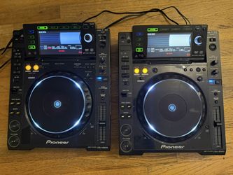 Pioneer CDJ-2000’s