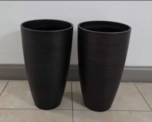 *** REDUCED *** PAIR of 21" Brown Resin Planters @ Lasting Creations