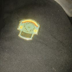 1988 Dogers World Champions Pin