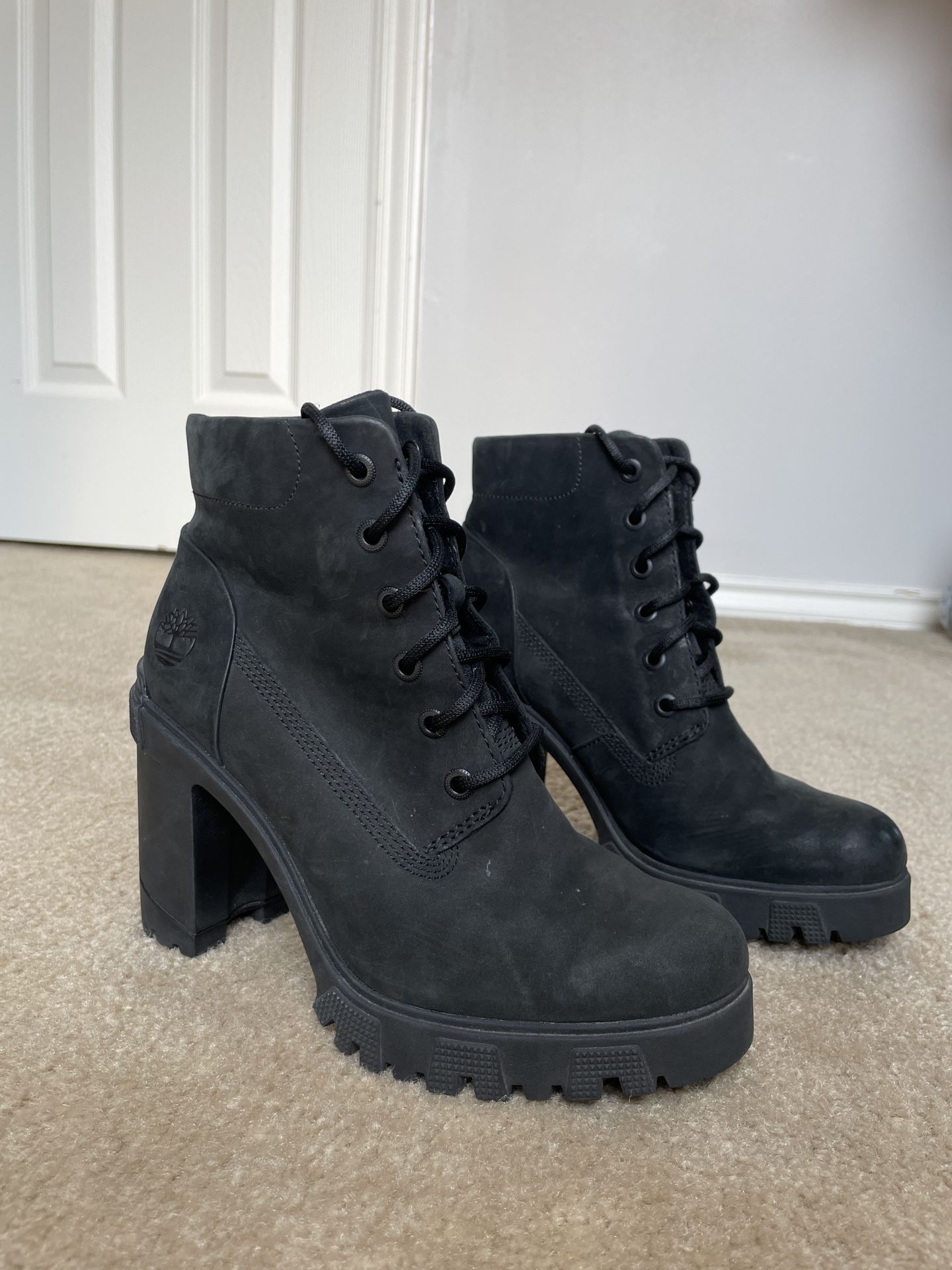 Timberland Lana Point Lace Up Heeled Boots Size 8 Black Nubuck