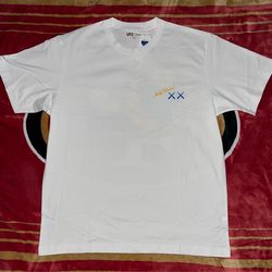 UNIQLO UT KAWS + Andy Warhol Shirt Mens XL Banana White Graphic Short Sleeve